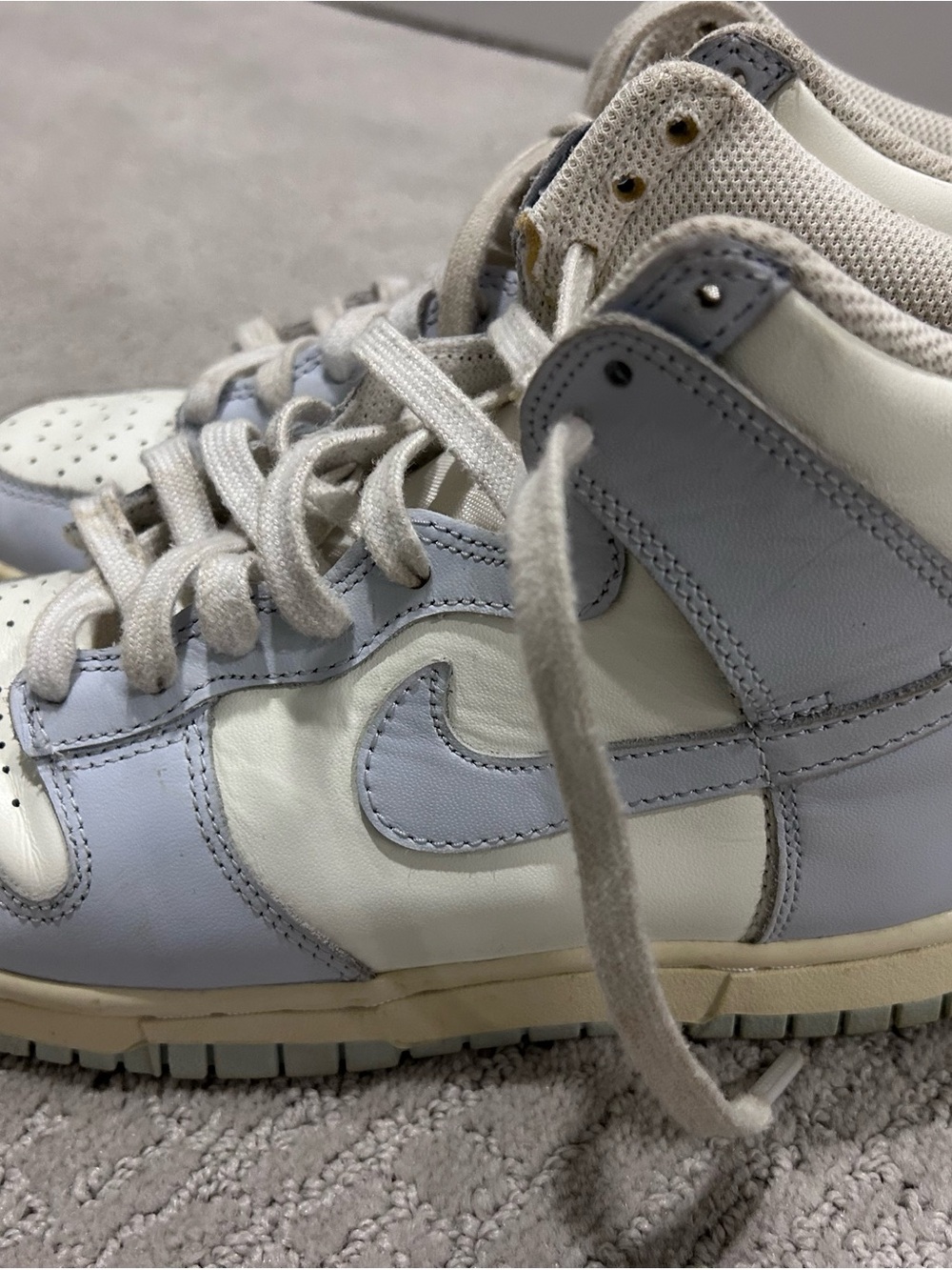 Nike Women’s High-Top sneakers size 6